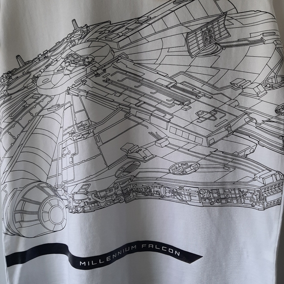 NWT Uniqlo Star Wars Millennium Falcon T-shirt - Picture 3 of 5